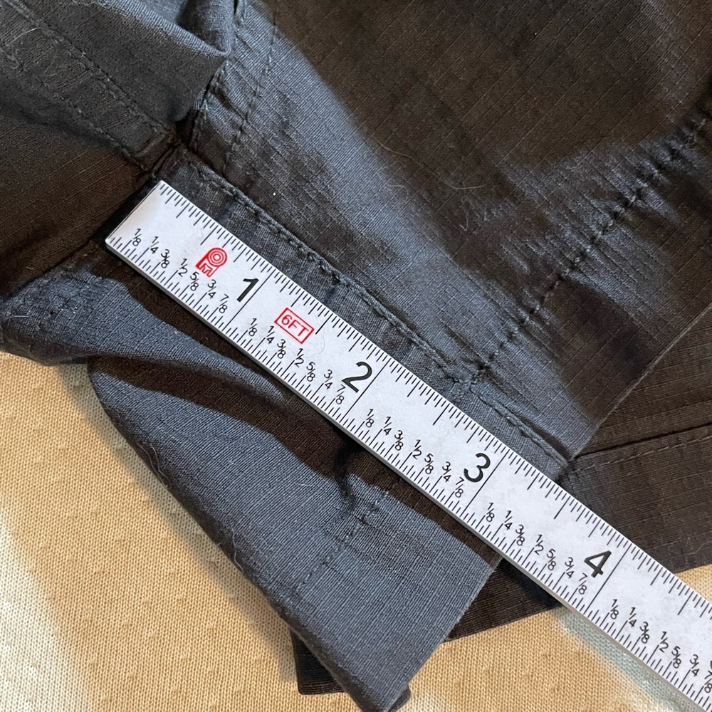 Vuori Dark Gray Ripstop Shorts Women’s Size XS Drawstring Pockets - Picture 6 of 7